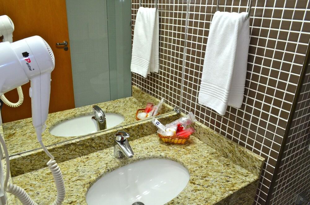 Hotel Thomasi Express مارينجا المظهر الخارجي الصورة